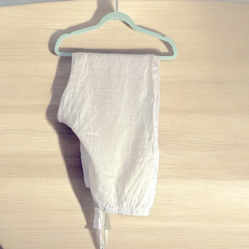 H&M Premium Selection Pants in airy, woven linen fabric.‎ High waist, size XL